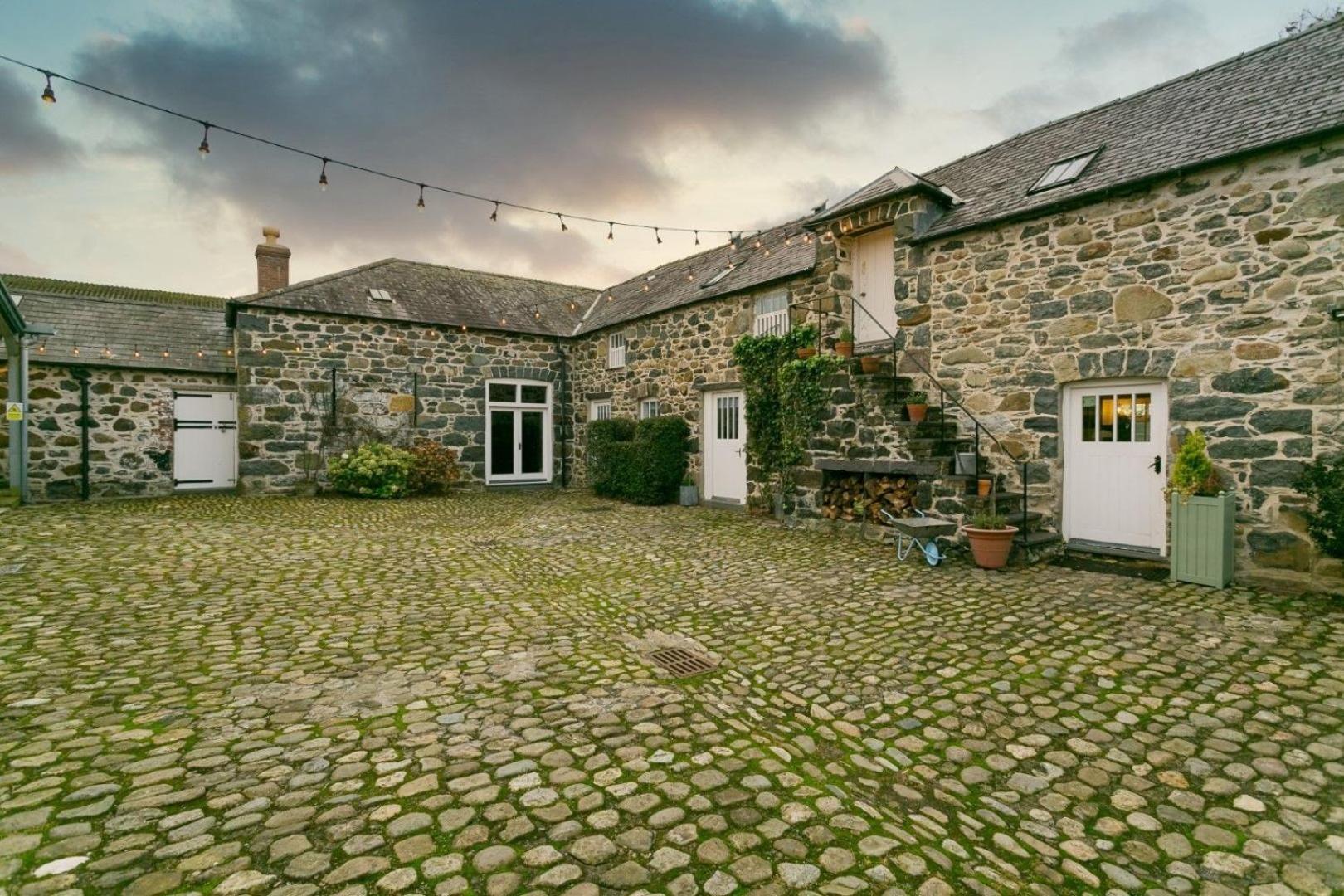 Tal Y Bont Uchaf Villa Bangor  Exterior photo