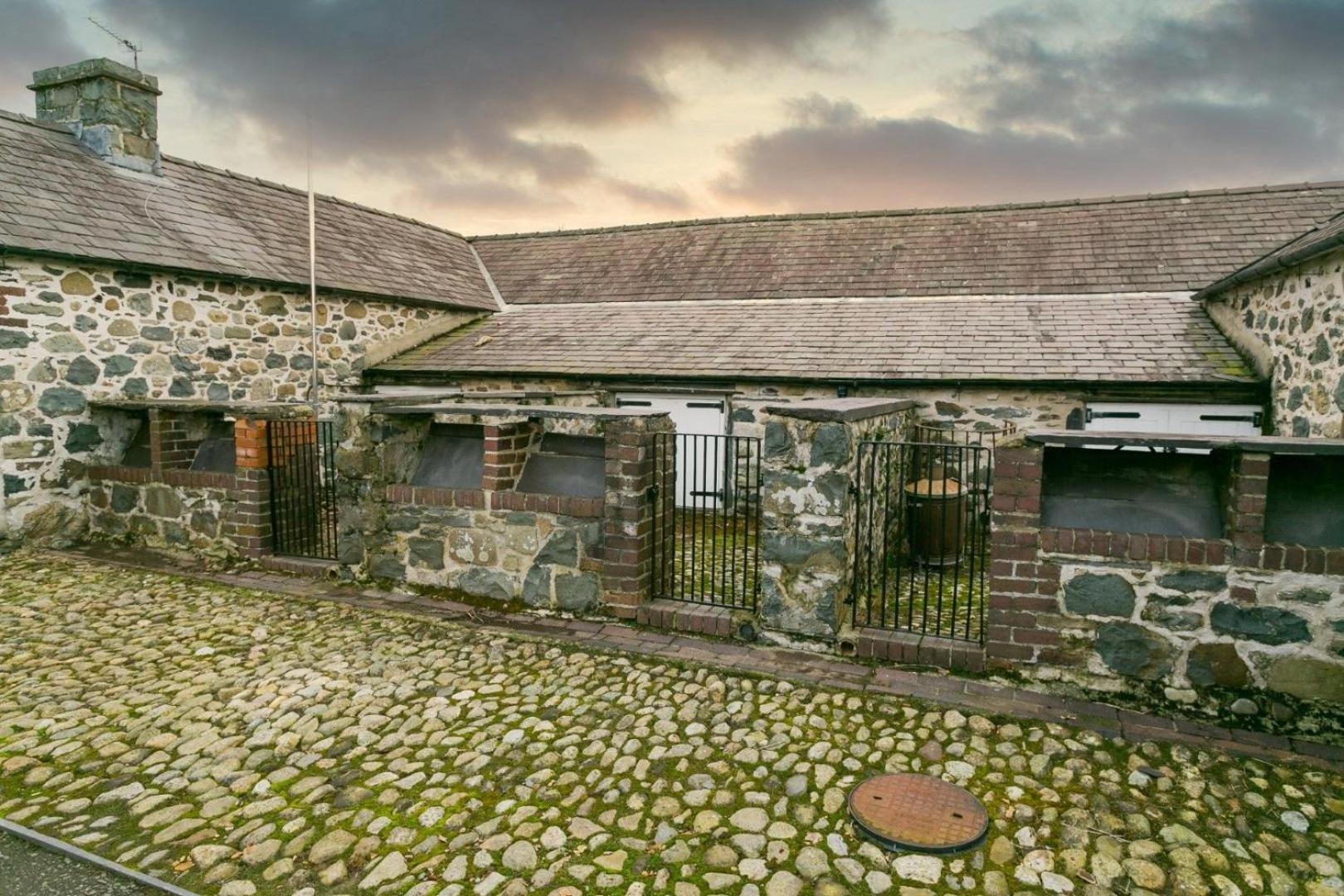 Tal Y Bont Uchaf Villa Bangor  Exterior photo